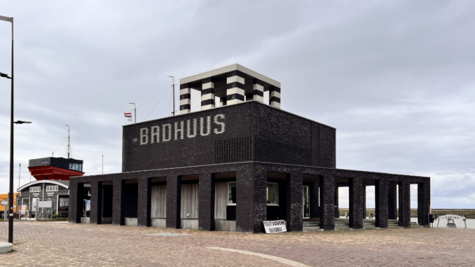 Badhuus